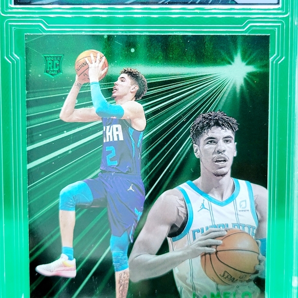 LaMelo Ball RC Essentials #201 2020-21 Panini Chronicles 201 Green SP PGX 9 RC - Picture 4 of 9